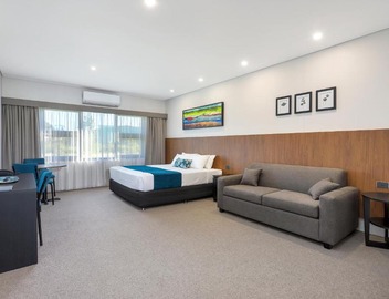 Gateway Motel 4