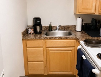 Georgetown Studio Furnished English Basement 2