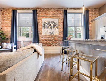 ✨GLAM MEETS DOWNTOWN HISTORIC CHARMER✨Spacious Corner Condo with Sleeper Sofa | The Stella 4