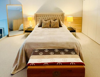 Glebe NYC-Style Luxury Loft Apartment on Wentworth Park 2