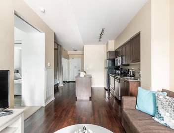 GLOBALSTAY. Modern Bright 1Br+DEN Unit in Downtown 3