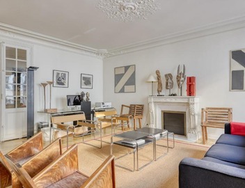 Gorgeous and large flat in the heart of Paris 09 4