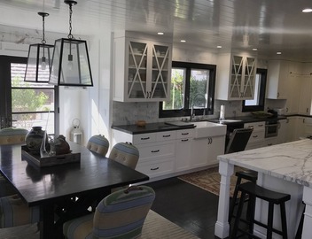 Gorgeous and Spacious 4BR Retreat; Walk to Beach and Restaurants 4