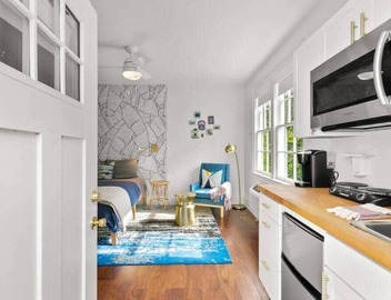 Gorgeous Garden District Studio |Gated Parking 3