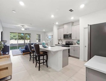 Gorgeous Kissimmee Townhouse Near Theme Parks! 3