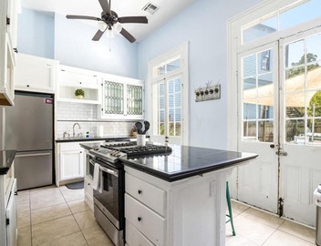 Governors Mansion 5 bedroom-3 bath 3
