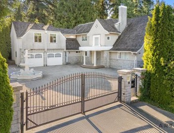 Grand 4BR Point Grey Manor - Walk to Beaches 3