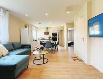 Grand appart 130m2 - 5 chambres et 3 salles de bain pour 13 pers - 15 min Disney - Parking gratuit 4
