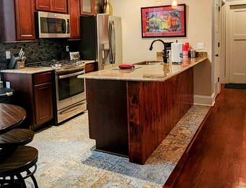 Grand Home with views of Street Car Near French Quarter, Superdome 3