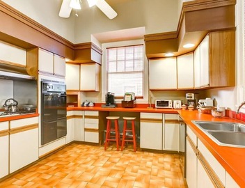 Grand Mansion, Garden District, One block to St. Charles Ave, 9 bedrooms 2