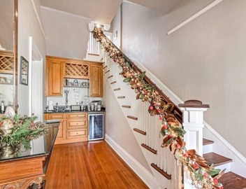 Grand Mansion, Garden District, One block to St. Charles Ave, 9 bedrooms 3