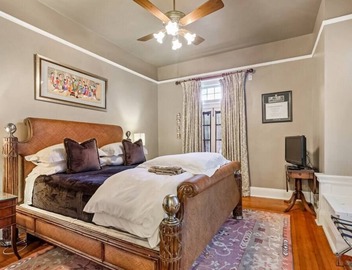 Grand Mansion, Garden District, One block to St. Charles Ave, 9 bedrooms 4