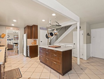 Grand Piano, Stocked Kitchen, Modern Decor 5