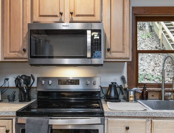 Great Fall pricing! Magical Views & Peaceful Vibes; private dock, kayaks, firepit, office! 5