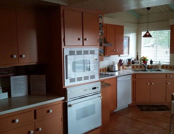 Great location & value! Large, beautiful home, private pool, tub 2