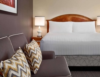 Great Relaxing Overnight Stay! Spacious unit located in the heart of Duluth 2