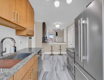 Groovy 2BR Downtown Greenville Condo w/King Beds 5