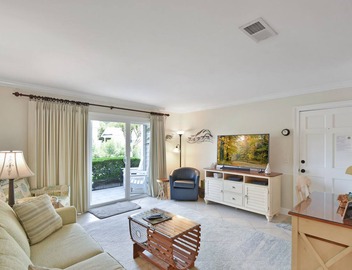 Ground floor, 1 bed/1 bath - pup friendly Ocean Walk! 2