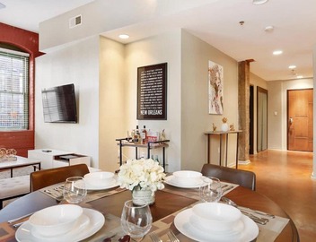 Group Getaway - 2 Modern 3BR-2BA Warehouse Flats - 6 Bedrooms & 4 Baths Total 5