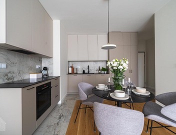 Grzybowska Luxury Apartment with Skyline View by House Expert Warsaw 4