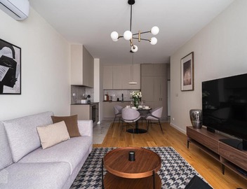 Grzybowska Luxury Apartment with Skyline View by House Expert Warsaw 2