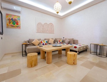 Gueliz Central Apartment with Pool and Parking 3