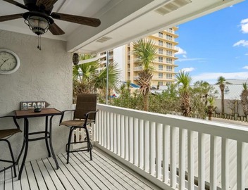 Gulf View Beach Bungalow, Dog-Friendly, Near Scooners, Near Beach 3