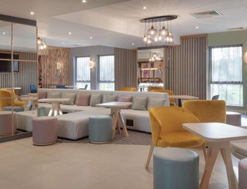 Hampton by Hilton Corby 4