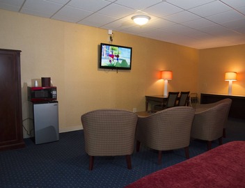 Hampton Falls Inn 3