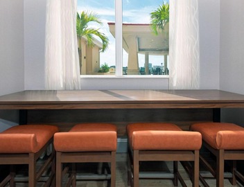 Hampton Inn and Suites Clearwater Beach 4