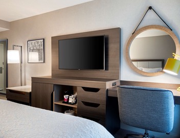 Hampton Inn by Hilton Boston/Cambridge 2