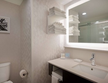 Hampton Inn by Hilton Boston/Cambridge 5