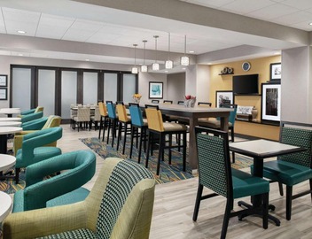 Hampton Inn Champaign Southwest 2
