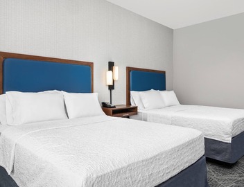 Hampton Inn Chicago North-Loyola Station 2