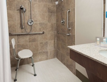 Hampton Inn Danbury 3