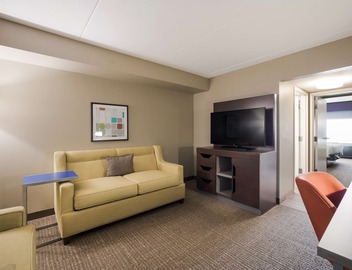 Hampton Inn McHenry 3