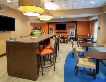 Hampton Inn Metairie 4