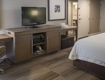 Hampton Inn New Orleans-St. Charles Ave./Garden District 5