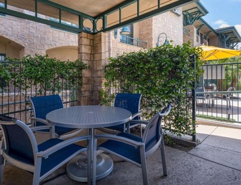 Hampton Inn & Suites Agoura Hills 2