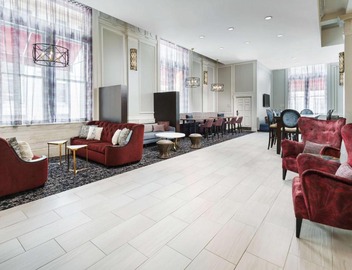 Hampton Inn & Suites Baltimore Inner Harbor 2