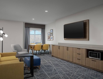 Hampton Inn & Suites Exeter 2