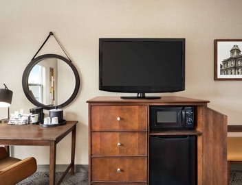 Hampton Inn & Suites Exeter 3