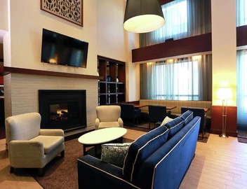 Hampton Inn & Suites Laval 4