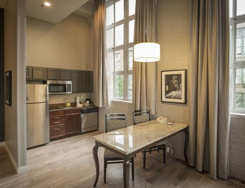 Hampton Inn & Suites New Orleans Convention Center 2