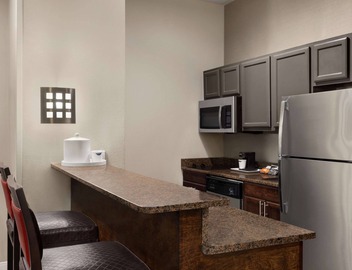 Hampton Inn & Suites New Orleans Convention Center 5