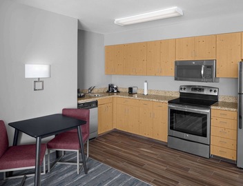 Hampton Inn & Suites Orem 4
