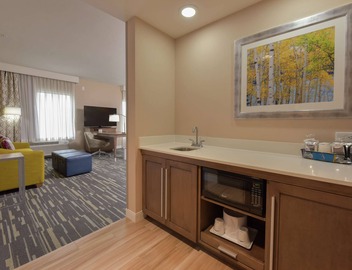 Hampton Inn & Suites Seattle/Redmond 3