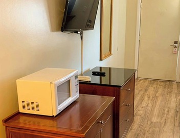 Hampton Motor Inn 2