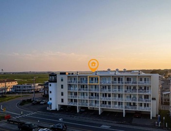 Hampton Tides-Ocean View-Top Floor With Balcony 5