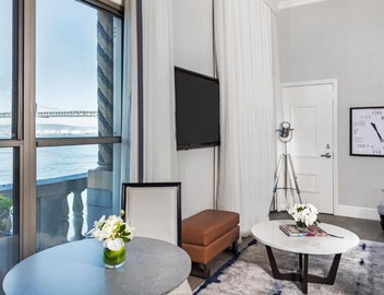 Harbor Court Hotel 3